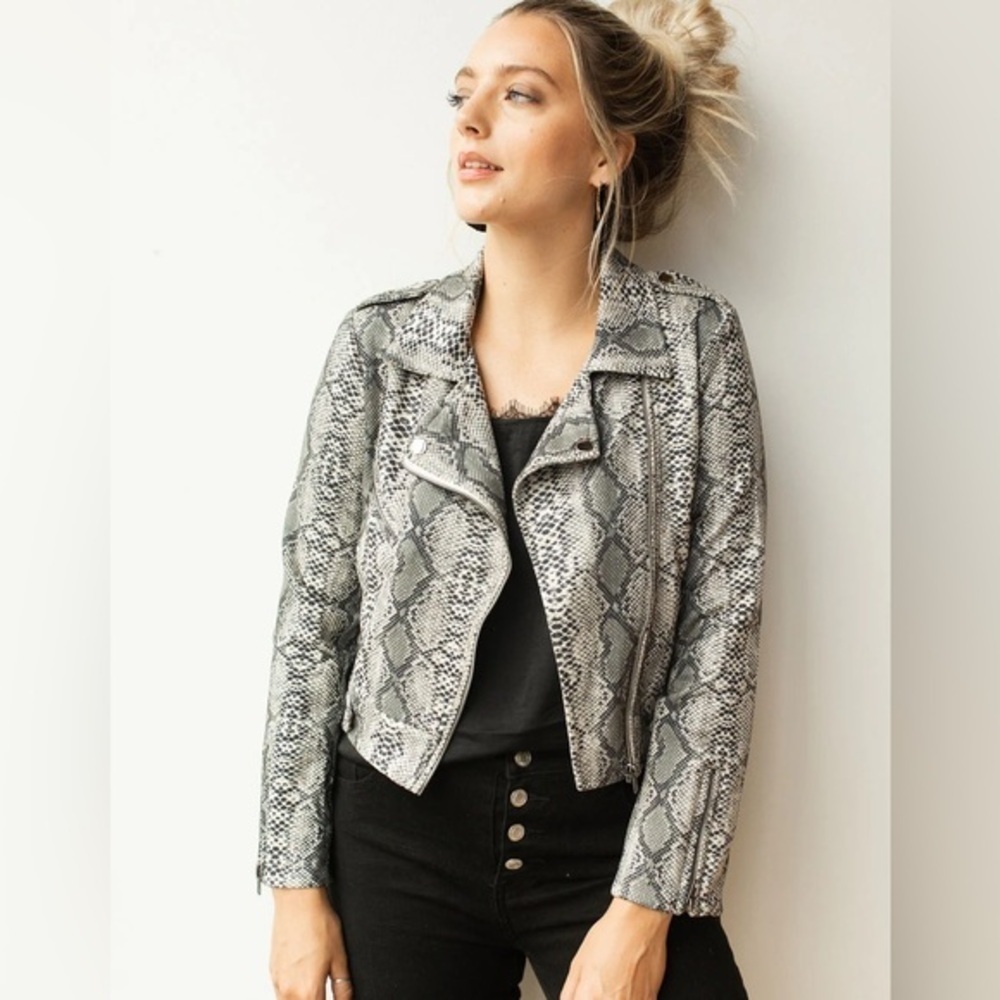FATE Faux Suede Gray Python Snakeskin Cropped Biker Moto Jacket Size Small